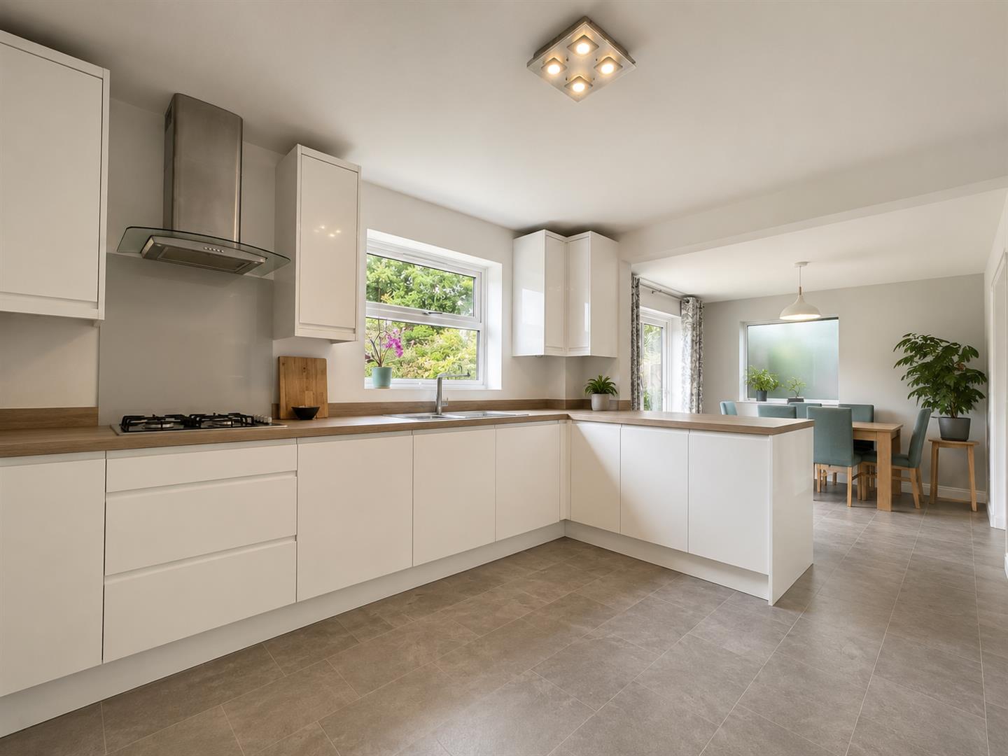 5 bed property in Swayne Rise, Milton Keynes